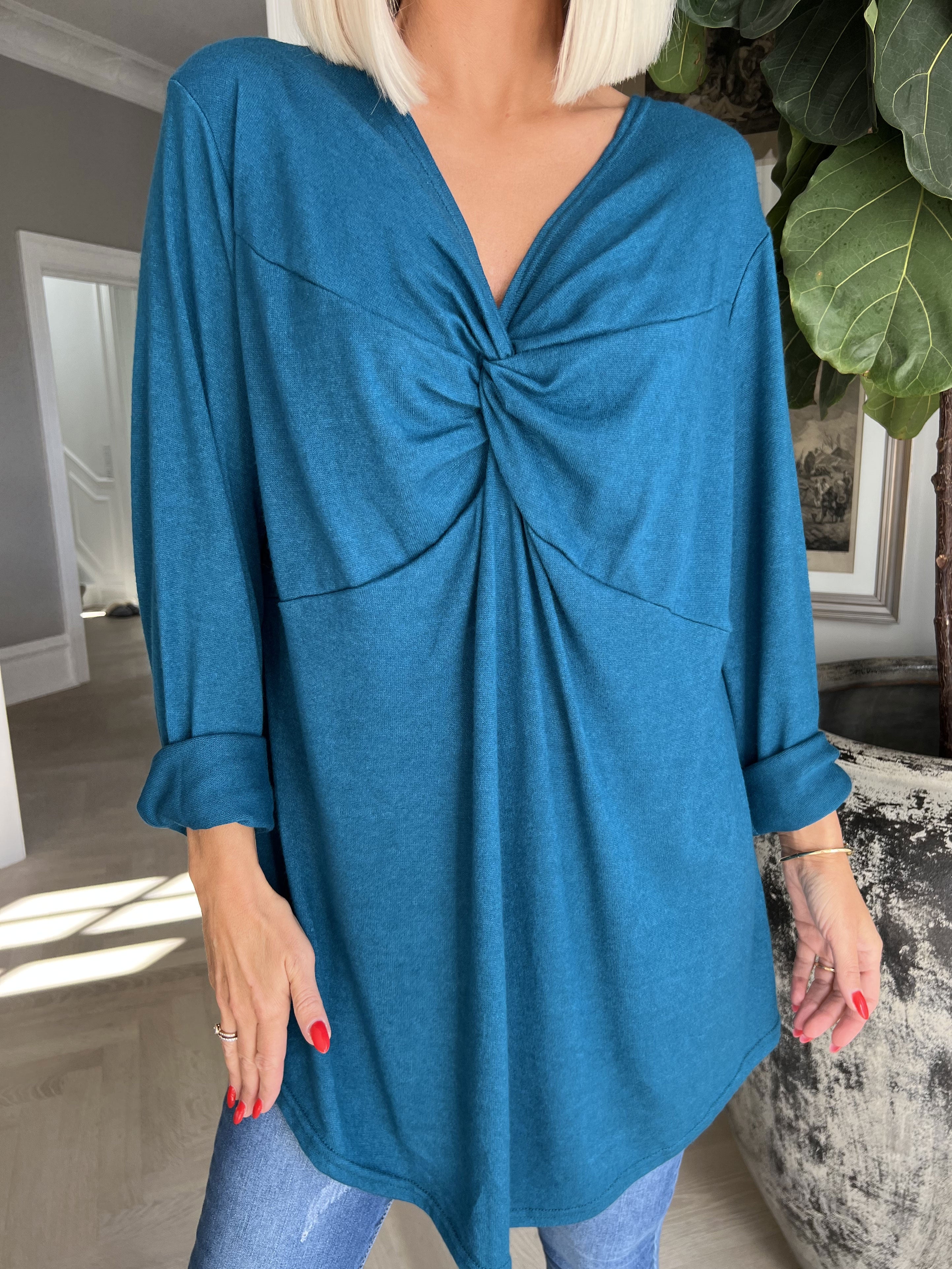 Linn - Blød bluse med knude på brystet